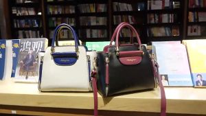 กระเป๋าสะพายแฟชั่นกระเป๋าสะพายข้างและถือสำหรับผู้หญิง A12