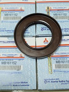 SEAL RODA BELAKANG DALAM CANTER MEREK KTB SIL RODA BELAKANG DALAM PS120 PS100 PS125 MEREK KTB