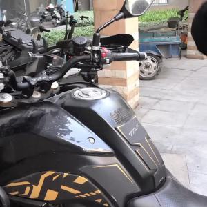 New Universal Motorcycle Tank Bag Gas Oil Fuel Tank Saddlebag Quick Release Strap Mount Bag with Reflective Strap
