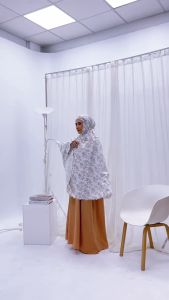 Bergo Syari Motif Premium Jumbo Bersaku Haji dan Umroh