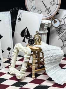 Alice in Wonderland Miniature Scene Blind Box Skullpanda Resin Desktop Decoration Collectible Toys Chinese Brand Man Buddy Design