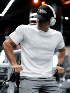 เสื้อยืดแขนสั้นคอกลมทรงกลมสำหรับออกกำลังกาย แห้งเร็ว ยืดหยุ่น สวมใส่สบาย ทรงปกติ สำหรับผู้ชาย วัสดุโพลีเอสเตอร์ เสื้อยืดคอกลมสำหรับเล่นกีฬา