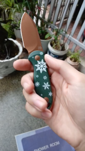 Dao rọc giấy Kizer Drop Bear Chrismast