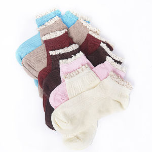 ถุงเท้าสั้นผ้าขนแกะหนาสไตล์ย้อนยุคสำหรับผู้หญิง ถุงเท้าทรงดอกไม้ขอบลูกไม้สไตล์ญี่ปุ่นฤดูใบไม้ผลิและฤดูใบไม้ร่วง ถุงเท้าลำลองแบบสวมสบาย