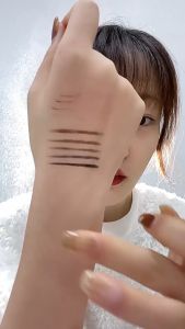 ELFtmall ดินสอเขียนคิ้ว ติดทนนาน กันน้ำ ดินสอเขียนคิ้วแบบหมุน 2 in 1 มีแปรงปัดคิ้วในตัว เครื่องสำอางสำหรับผู้หญิง มี 5 สี ดินสอเขียนคิ้ว