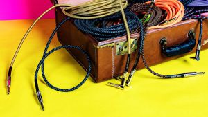 ERNIE BALL® สายแจ็คกีต้าร์ อย่างดี แบบไนลอนถัก ยาว 3.05 เมตร หัวตรง-ตรง BRAIDED INSTRUMENT CABLE STRAIGHT/STRAIGHT 10FT PS MUSIC