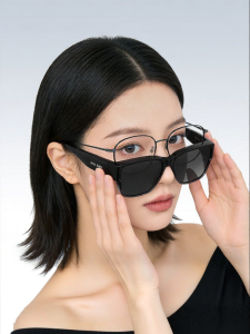 One & One | Polarized Folding Clamp-On Sunglasses For Myopia