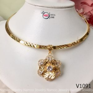 Kiềng Cổ v1091 Mặt Hoa Đinh Đá Tinh Xảo Cực Đẹp Cho Nữ Namoo Jewelry
