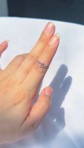 Cincin Solitaire 16K & Red Clover: Gaya Korea & Emas Asli Kadar 700