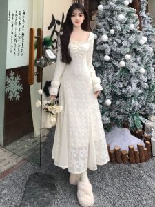 Elegant Sweet Lace Dress with Waist Cinching Square Collar Long Sleeve A-Line Base Layer Spring Autumn Vintage Style Gown