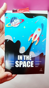 สมุดปกอ่อน รุ่น IN THE SPACE จำนวน 18 แผ่น คละแบบ ยี่ห้อ SAENGROONG / 1 โหล (12เล่ม)