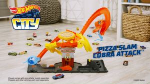 Hot Wheels Lets Race Netflix - City Pizza Slam Cobra Attack Playset With 1:64 Scale Toy Car