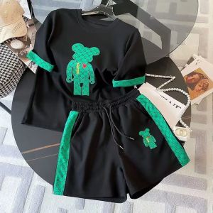 ชุดกีฬาแฟชั่นสำหรับผู้หญิง ชุดลำลองสองชิ้น ฤดูร้อน 2024 เสื้อยืดแฟชั่น เสื้อผ้าทำงาน ชุดนักเรียน ชุดทำงาน ชุดแฟชั่น