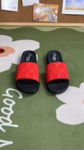 รองเท้าแตะพื้นหนาผู้หญิงสวมใส่นอกฤดูร้อน 2024 สินค้าใหม่ไม่ลื่นชายหาดทรายลากร่มขนาดเล็ก กันลื่นและกันน้ำ เหมาะสำหรับเทศกาลสงกรานต์ รองเท้าไปทะเล 