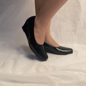 Sepatu Pentofel Wedges Hitam Glossy Wanita Big Size Uk 35~43 Hak 5cm/Sepatu Formal Uk Besar/Sepatu Guru/Sepatu Kerja/Sepatu Resmi