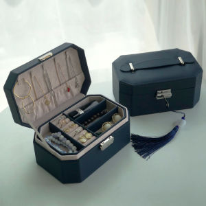 Red Lockable European Style Jewelry Box Leather Storage Case for Rings Necklaces Bracelets Perfect Princess Birthday Gift