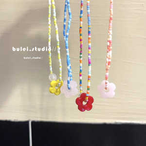 สีสันยิ้ม Face น้ําหอมลูกปัด Handmade สไตล์ญี่ปุ่นสร้อยคอ Contrast สี Lockbone CHAIN Design สําหรับแฟชั่นผู้หญิง