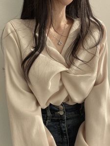 Chic Korean Style Womens Shirt Slim Fit Short Sleeve V-Neck Long Sleeve Beautiful Atmosphere Sense Fashionable Top