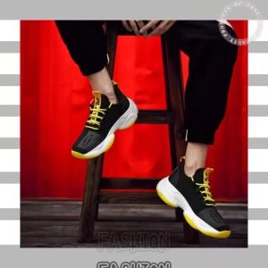 นิยม รองเท้าผ้าใบแฟชั่น มีสายผูกเชือกดี สีพื้นมี 2 สี ดำล้อนกับดำแดง เรียบๆสุภาพ รองเท้าผ้าใบ ผู้ชายน้ำหน้า สมทั่ว