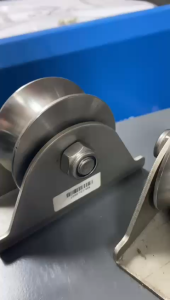 3" Inch / 75MM Roller With Bracket 1(U) [ Stainless Steel ] ( 1PCS ) For Gate Door 304 Stainless Steel  Size : 2 1/2"Inch / 65MM  Styal :  - UV  - 1(U)  - UV SPRING  - 1(U)SPRING  - V  - 6/8(U)  ***There is 1-3cm errors due to manual