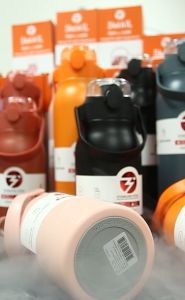 กระบอกน้ำเก็บอุณหภูมิ SMAIL พร้อมยางกันลื่น สเตนเลส316 ความจุ 1ลิตร สำหรับกระบอกความเย็นร้อนและเย็น 18-24 ชั่วโมง