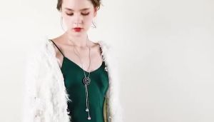 Hoa Hồng Đen Vòng Cổ Dài Cho Nữ Kim Loại Mặt Dây Pha Lê Có Thể Điều Chỉnh Áo Len Dây Xích Phụ Kiện Thời Trang Phong Cách Cổ Điển Mặc Dự Tiệc