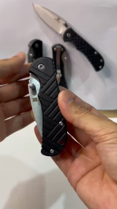 มีดพับพกพา มีคลิปเหน็บ สันหนาขนาดกะทัดรัด มีดตัวล๊อกใบมีด มีดแค้มปิ้ง