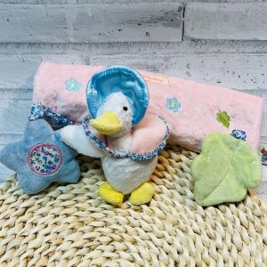 Crib Stroller Bed Rattle Hanging Mother goose Toy.