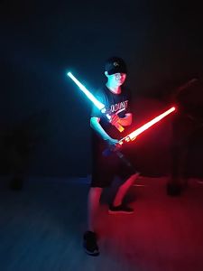 Mainan Lightsaber Star Wars 2in1 Cool Pedang 7 Warna Lampu Laser Ditarik Dengan Konektor Suara
