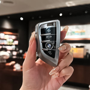 Soft TPU Car Key Case Cover Retro Metallic Texture Gray New Style For BMW X1 X3 X5 X6 X7 1 3 5 6 7 Series G20 G30 G11 F15 F16 G01 G02 F48 Smart Remote Key Protect Shell Accessories