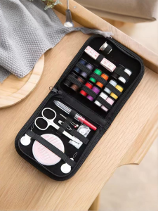 ชุดอุปกรณ์เย็บผ้าพกพา 10 ชิ้น กล่องอุปกรณ์เย็บผ้าสำหรับเดินทาง ชุดเข็มด้ายสำหรับใช้ในบ้านและเดินทาง กระเป๋าขนาดกะทัดรัด พกพาสะดวก