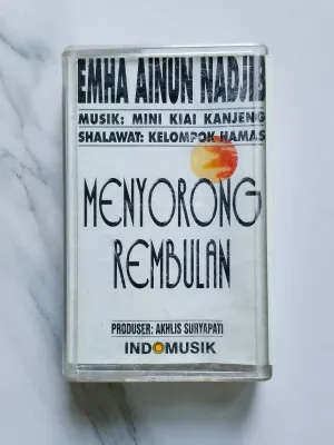 Kaset Pita Emha Ainun Album Menyorong Rembulan