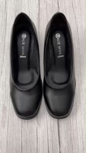 รองเท้าคัทชูนักศึกษา รุ่น 9806 หัวมน สูง2 นิ้ว เริ่มต้นตั้งแต่ เบอร์ 35-47 ซับฟองน้ำนิ่มใส่สบาย