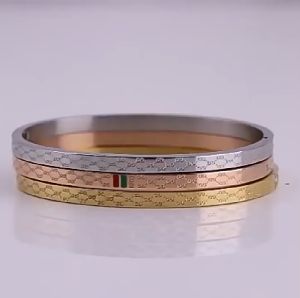 Gelang Bangle Titanium Set G*C Anti Karat Dan Luntur - staycool shop