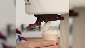 Ice cream Machine Fully Automatic Mini Fruit Ice Cream Maker 冰淇淋机 for Home Electric DIY Kitchen Household Use Fruit Dessert Machine