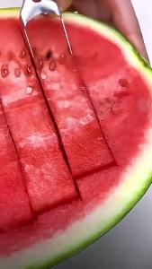 (ซื้อ1แถม1) มีดหั่นแตงโม 2in1 ส้อมสแตนเลส ส้อมพร้อมมีด ใช้งานได้2ฝั่ง ส้อมอเนกประสงค์ ส้อมและมีด