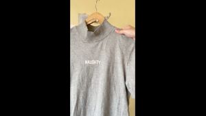 เสื้อมือสอง เสื้อไหมพรม คอเต่า สีเทา - สีเทา คอเต่า เสื้อมือสอง เสื้อไหมพรม คอเต่า