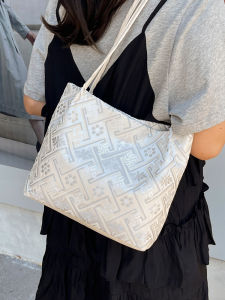 Chinese Style Geometric Embroidery Large Capacity Tote Bag Womens New 2025 Vintage Shoulder Handheld Commuting Shopping Bag