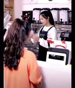 Masker Transparan Plastik: Solusi untuk Hotel, Restoran, dan Spa