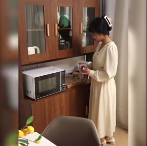 ตู้เก็บของ ตู้เก็บของในครัว เคาน์เตอร์ครัว ประตูกระจกอย่างดี ช่องเก็บของเยอะ ใช้งานได้อเนกประสงค์ ดีไซน์สวยงาม แข็งแรง ตู้เก็บของในครัวสวยๆ ตู้เก็บของในครัว สวยๆ - Lazada