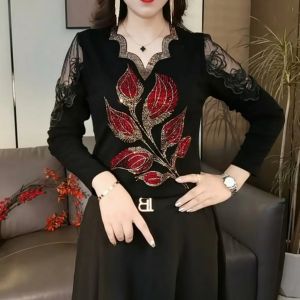 Slim Fit Long Sleeve T-Shirt Autumn Style Lace Collar Middle Age Womens Fashion Anti-Aging Versatile Slimming V-Neck T-Shirt