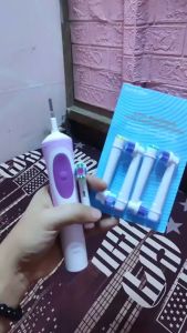 Oral-B Vitality FlossAction Electric Toothbrush na may Kapalit na Brush Head D12 Series