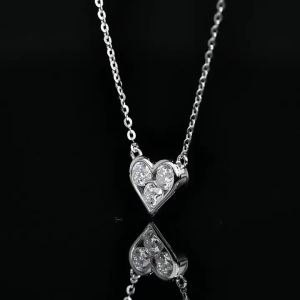 A 0.9-Carat Heart-Shaped Moissanite Pendant for Women Set in 925 Silver—Sweet and Romantic Perfect for Everyday Wear or Dates.