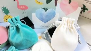 GIFT  ถุงหูรูด ถุงผ้ากำมะหยี่ ใส่เครื่องประดับ ของฝาก ถุงผ้านุ่มนิ่ม ถุงผ้าน่ารัก ทรงหอย