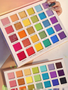 COLOUR FEEL | Dopamine Rainbow Stage Makeup Eyeshadow Palette