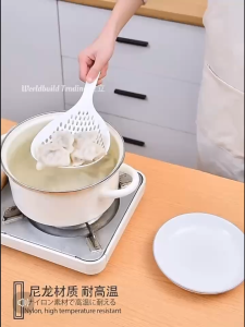 ZH369 Large Scoop Colander Strainer Sturdy Lightweight PP Frame Perforated Surface Quick Draining High Temperature