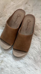 รองเท้าสุขภาพ ถ้ายืนทั้งวัน เท้าระบม?” รองเท้า Enrich Piners รุ่นนี้ช่วยคุณได้ ใส่ทำงานก็สวย ใส่เดินเที่ยวก็สบาย ส้นเตารีด 2.5 นิ้ว – เสริมบุคลิกแต่ไม่ปวดเมื่อย น้ำหนักเบา ใส่แล้วไม่เมื่อยเท้า งานเย็บแน่น ใช้ทน มาก