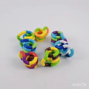 Đồ chơi cho bé dây biến hình chất liệu nhựa ABS  nhiều màu sắc xả stress mỗi ngày( màu ngẫu nhiên)