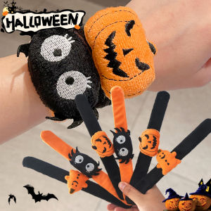4ชิ้นของตกแต่งสร้อยข้อมือฮาโลวีนแหวนของเล่นสร้อยข้อมือมหัศจรรย์สำหรับเด็กแหวนสแน็ปฟักทองผีแมงมุมของเล่นอุปกรณ์ตกแต่งของขวัญ