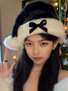 BEAUTY IN THE LIGHT | Bowing Decorative Hat